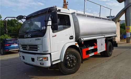 10立方東風(fēng)多利卡供液車(chē) 