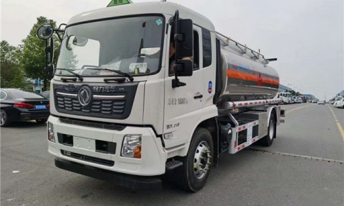 14立方東風(fēng)天錦鋁合金運(yùn)油車(chē) 