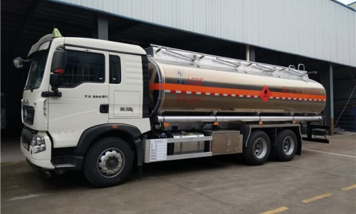 23.6立方汕德卡運(yùn)油車(chē) 