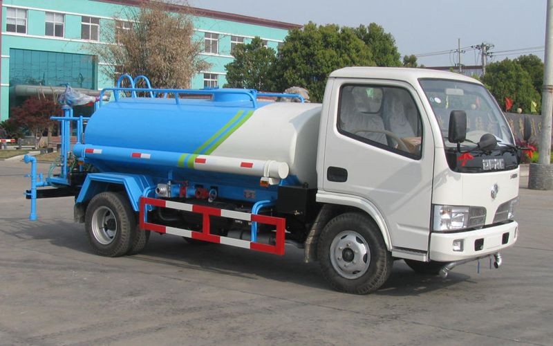 東風(fēng)福瑞卡5噸噴灑車(chē) 