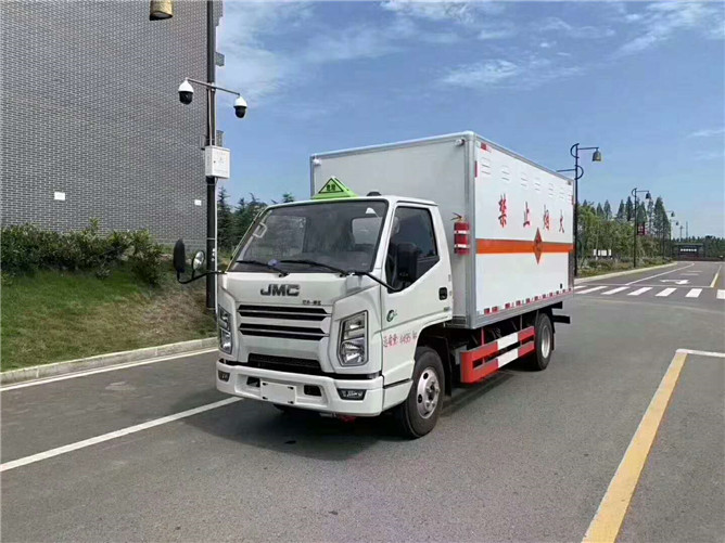 江鈴易燃液體運(yùn)輸車(chē) 